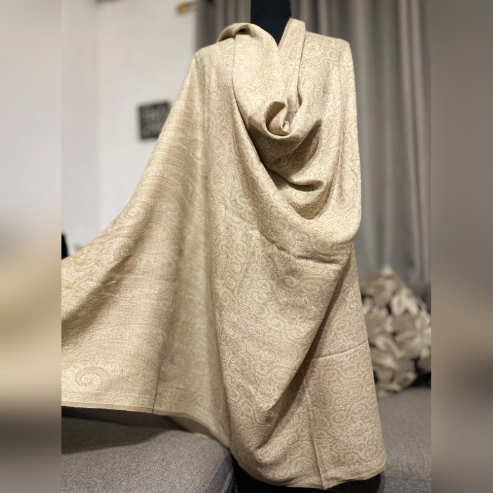 Luxury Hand woven Elegant Cream Paisley shawl /wrap / stole pashmina